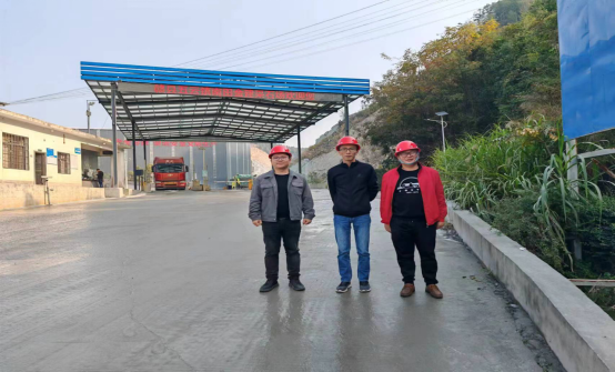 1701827554149677.jpg 1701827550307.jpg